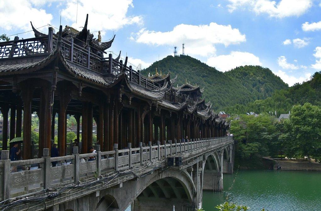 “全球霸总”中国制造,“中式土味”短剧为何让老外痴迷?